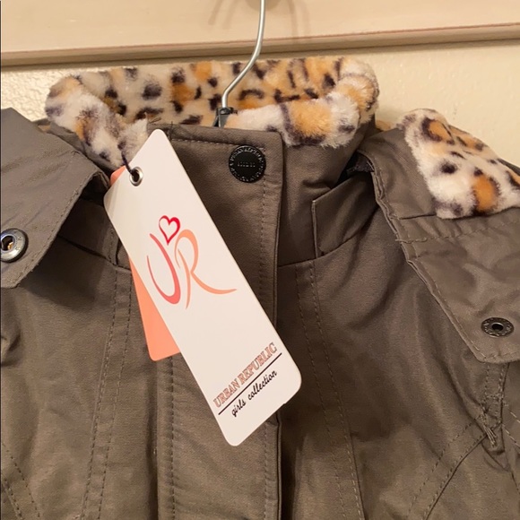 New Urban Republic Girls Olive & soft Leopard coat - Picture 8 of 10